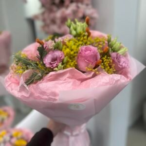 Puokštė "Mimozų glėbyje"