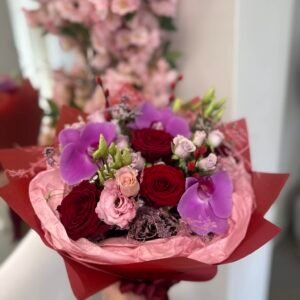 Puokštė " Paslaptinga Širdis"